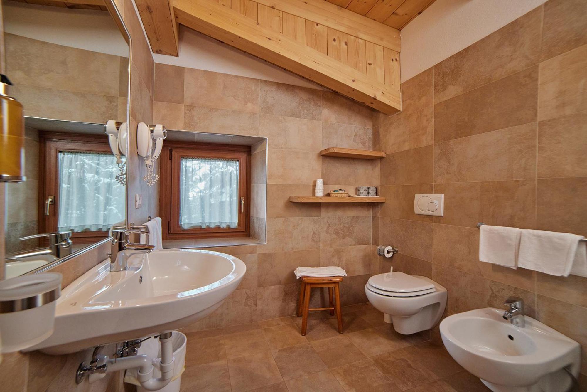 Hotel Vallechiara Bormio Esterno foto
