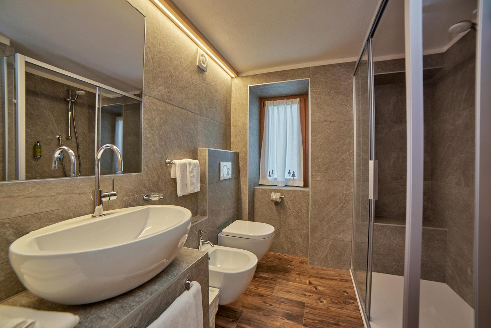 Hotel Vallechiara Bormio Esterno foto